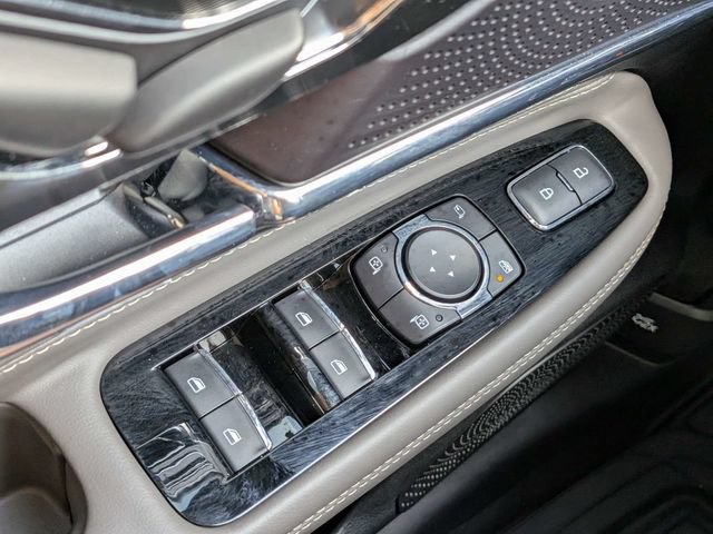 Used 2025 Lincoln Corsair FWD w/ Equipment Group 101A image 23