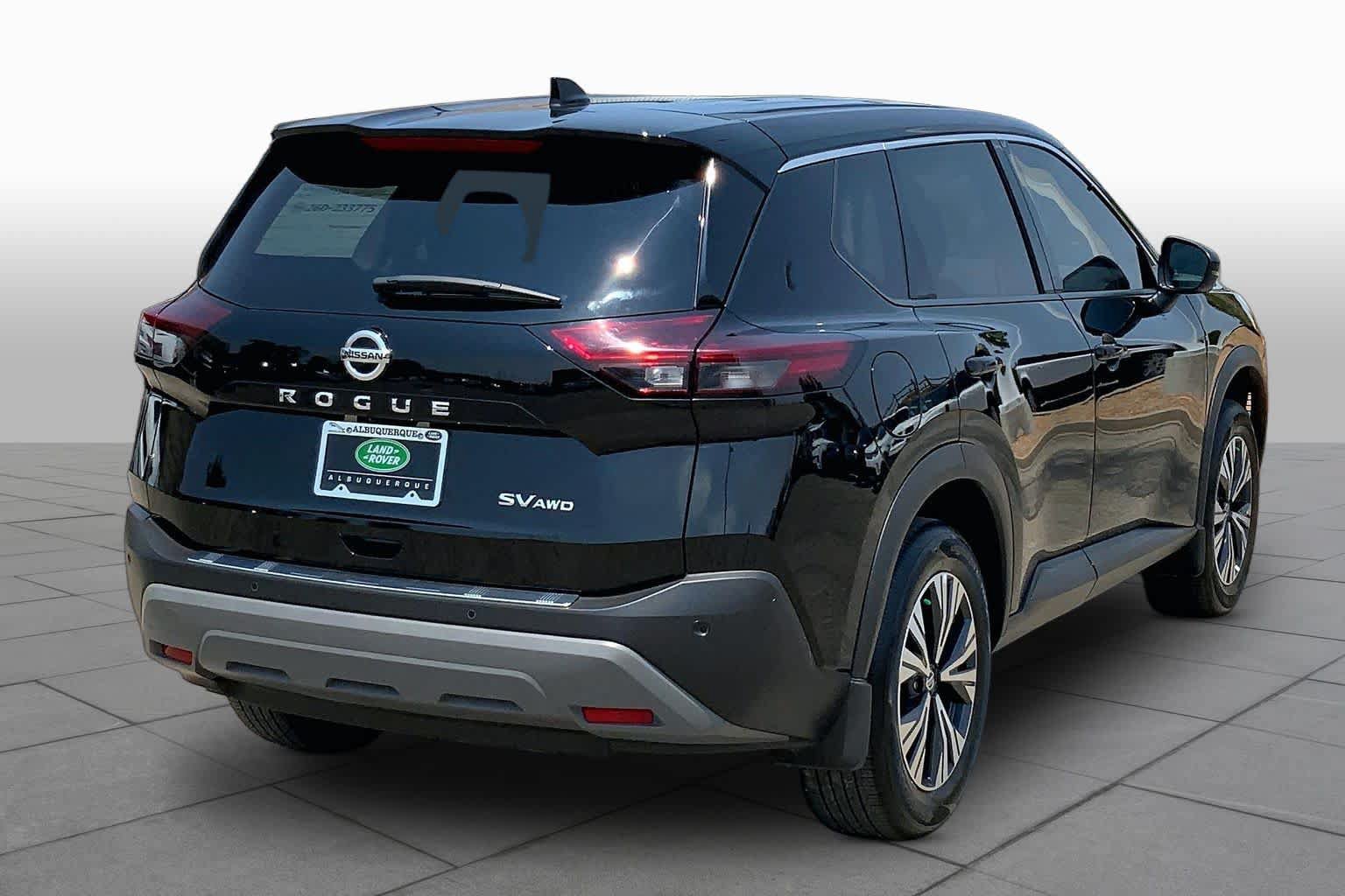 Used 2021 Nissan Rogue SV AWD/4WD image 12