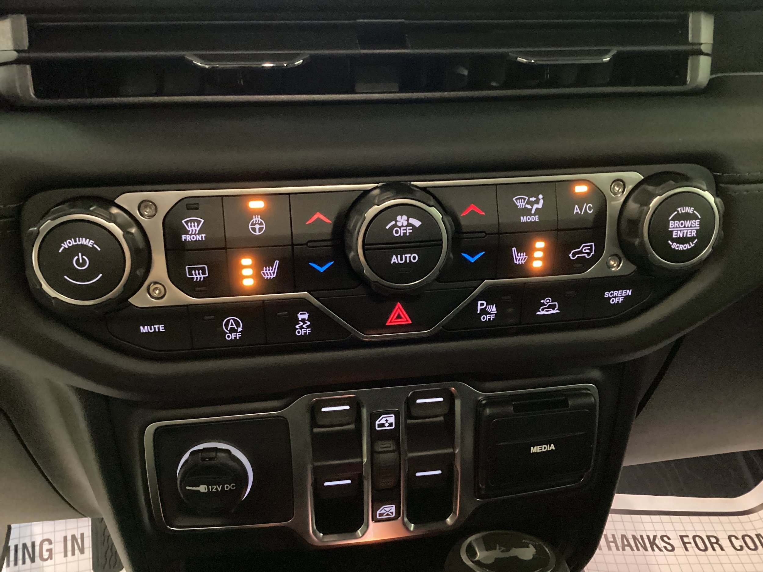 New 2026 Jeep Wrangler Unlimited Sahara AWD/4WD image 31