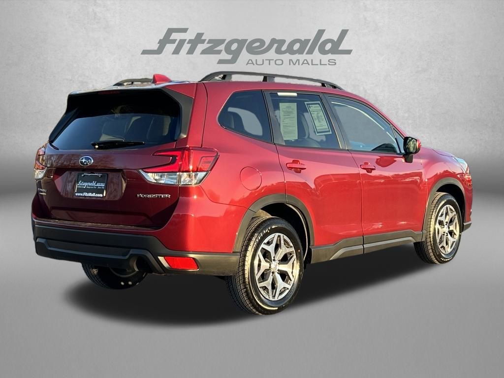 Used 2023 Subaru Forester Premium image 7