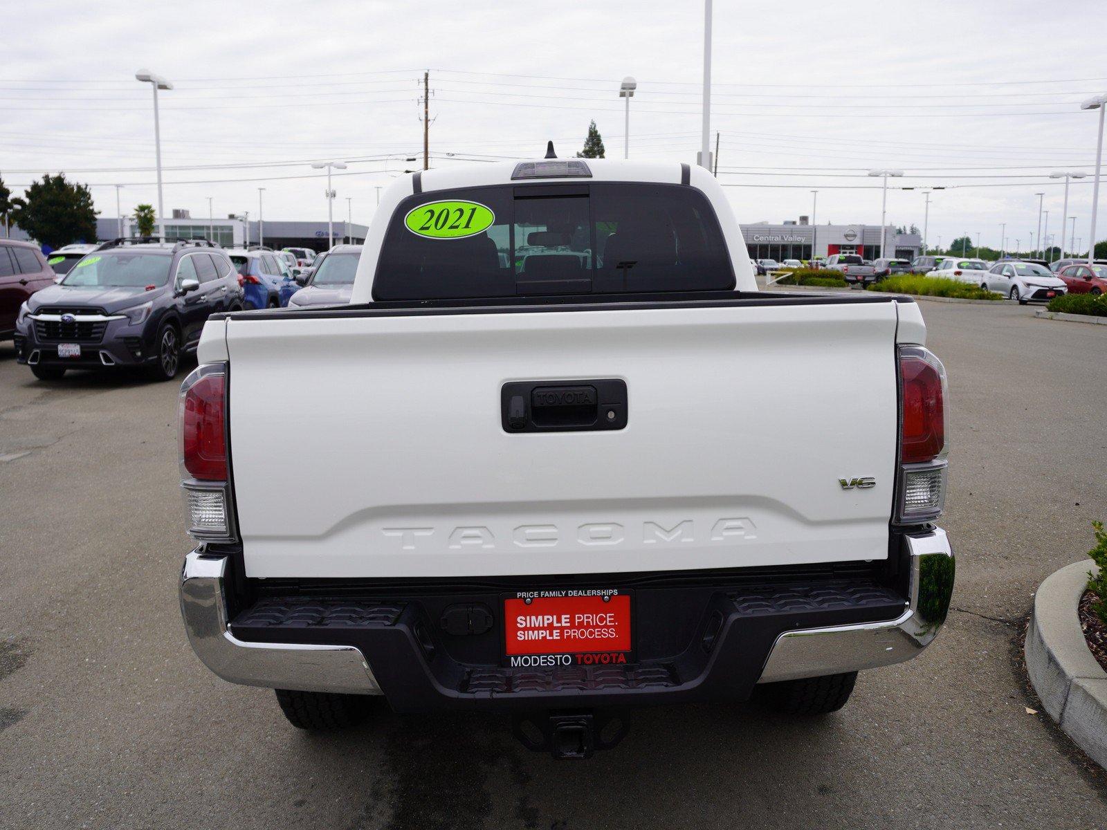 Used 2021 Toyota Tacoma TRD Off-Road AWD/4WD image 11