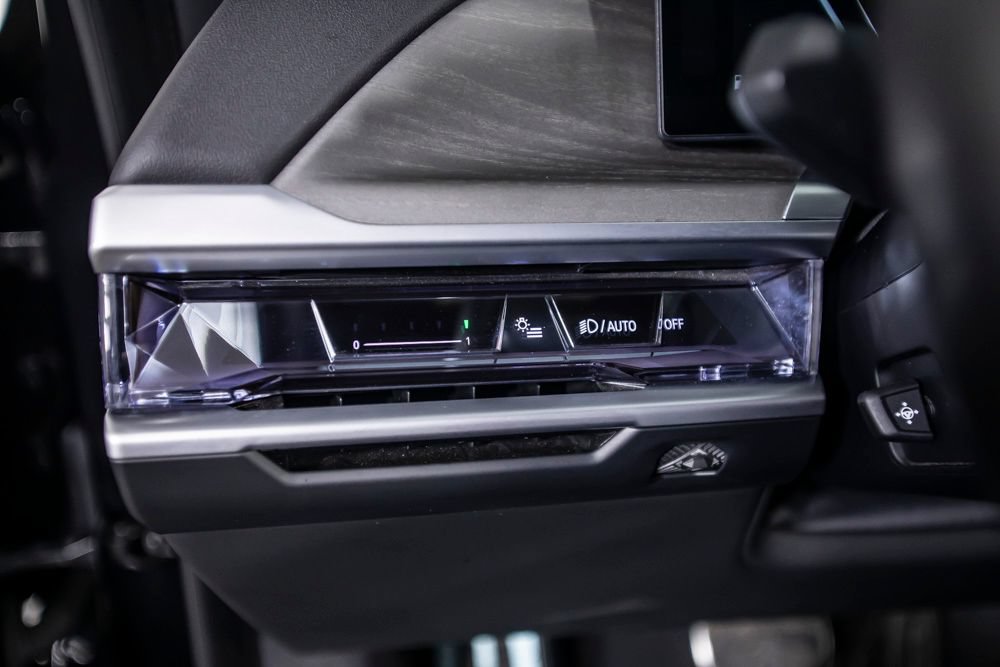 Used 2023 BMW 740i RWD image 33