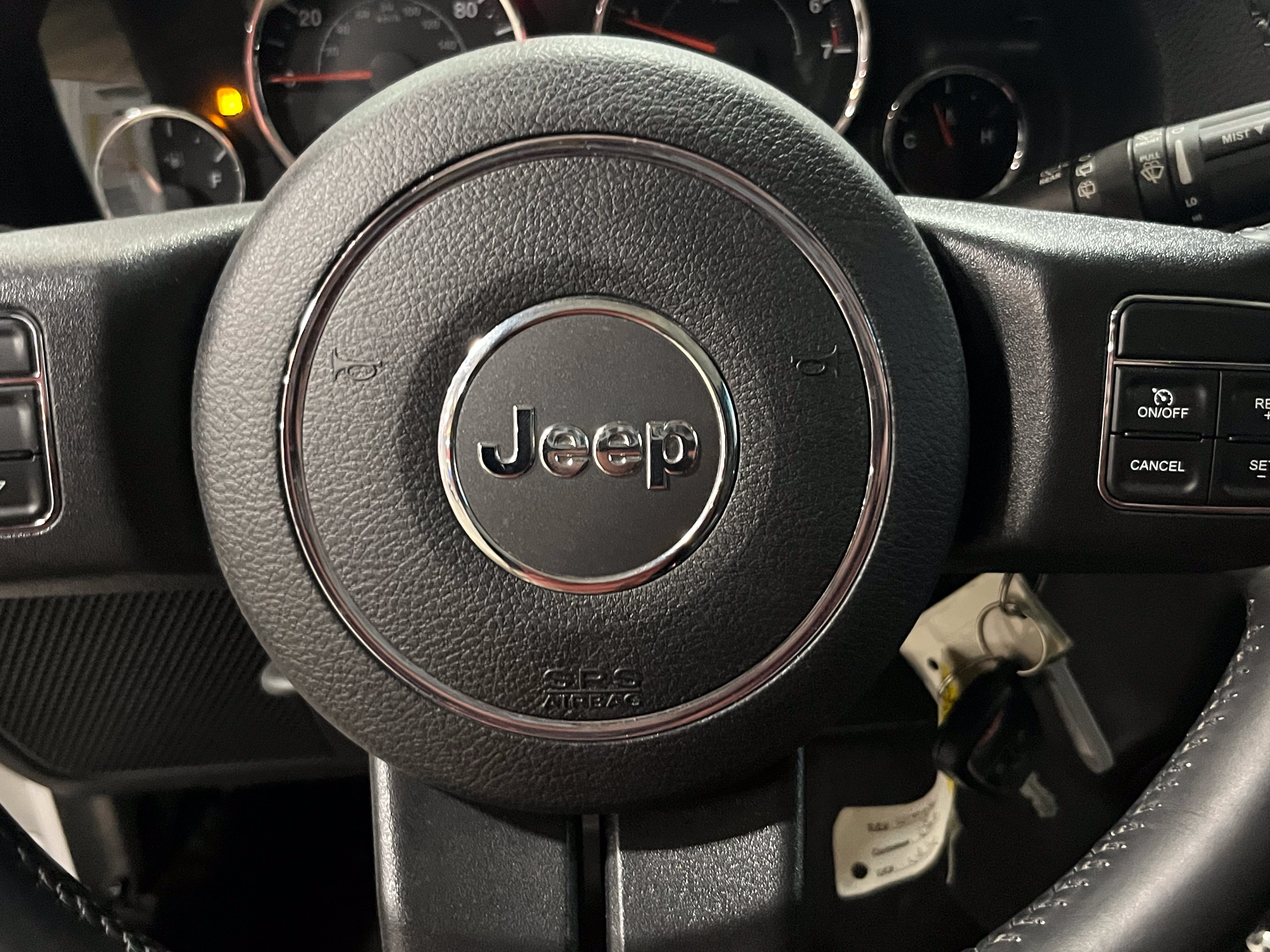 Used 2015 Jeep Wrangler Unlimited Sahara w/ Max Tow Package AWD/4WD image 18