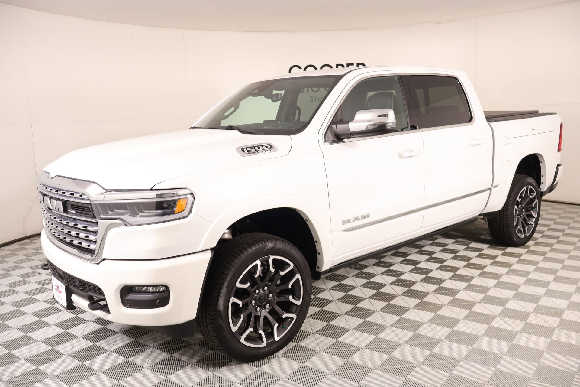 Used 2025 RAM 1500 Limited AWD/4WD image 11