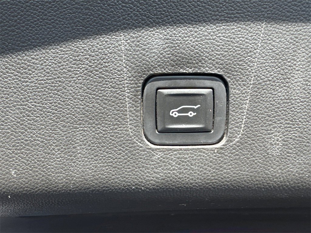 Used 2018 Chevrolet Traverse High Country w/ LPO, Floor Liner Package image 20