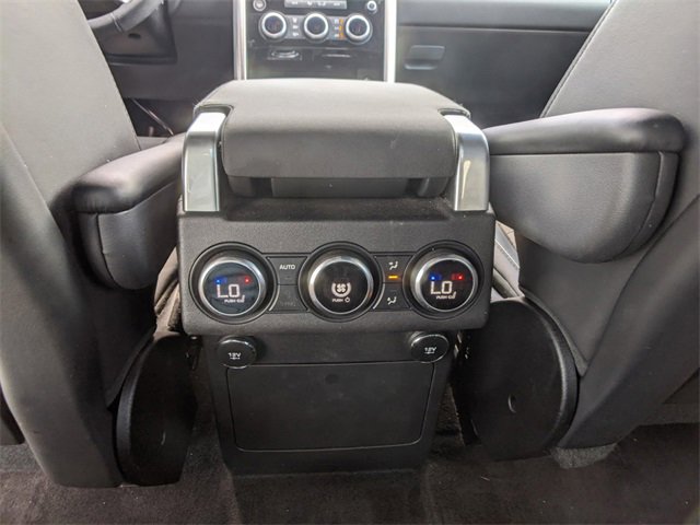 Used 2018 Land Rover Discovery HSE image 14