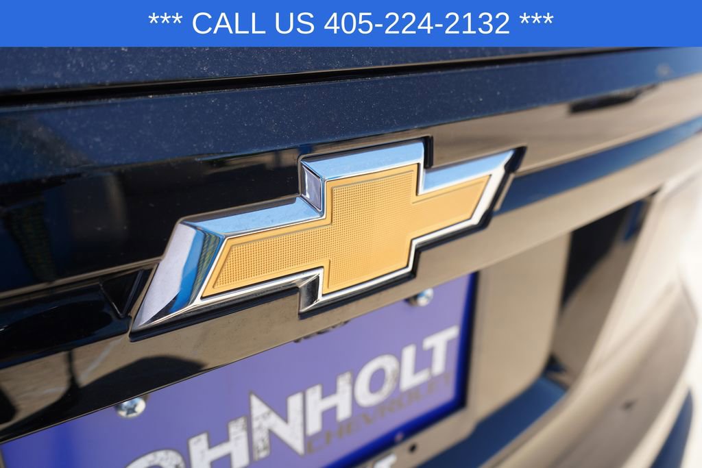 Used 2025 Chevrolet Traverse LT FWD image 5