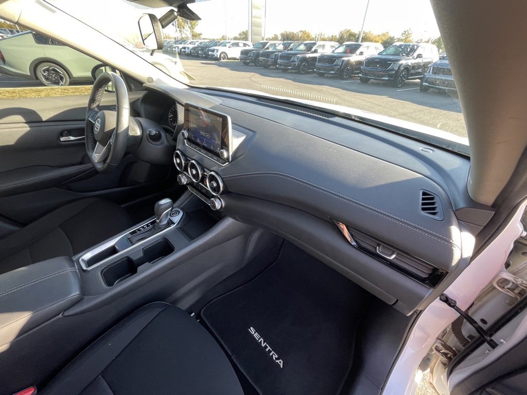 Used 2022 Nissan Sentra SV w/ Trunk Package image 27