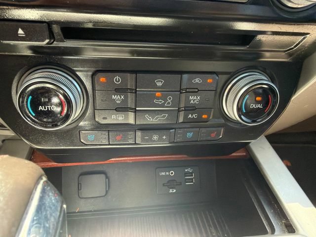 Used 2015 Ford F150 King Ranch w/ Equipment Group 601A Luxury AWD/4WD image 33