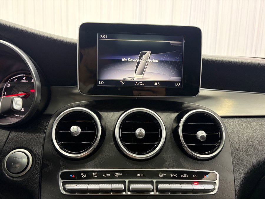 Used 2019 Mercedes-Benz GLC 300 4MATIC w/ Premium Package image 29