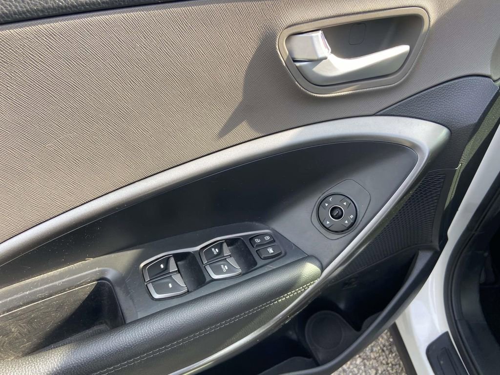 Used 2018 Hyundai Santa Fe Sport w/ 2.4L Value Package 02 FWD image 15