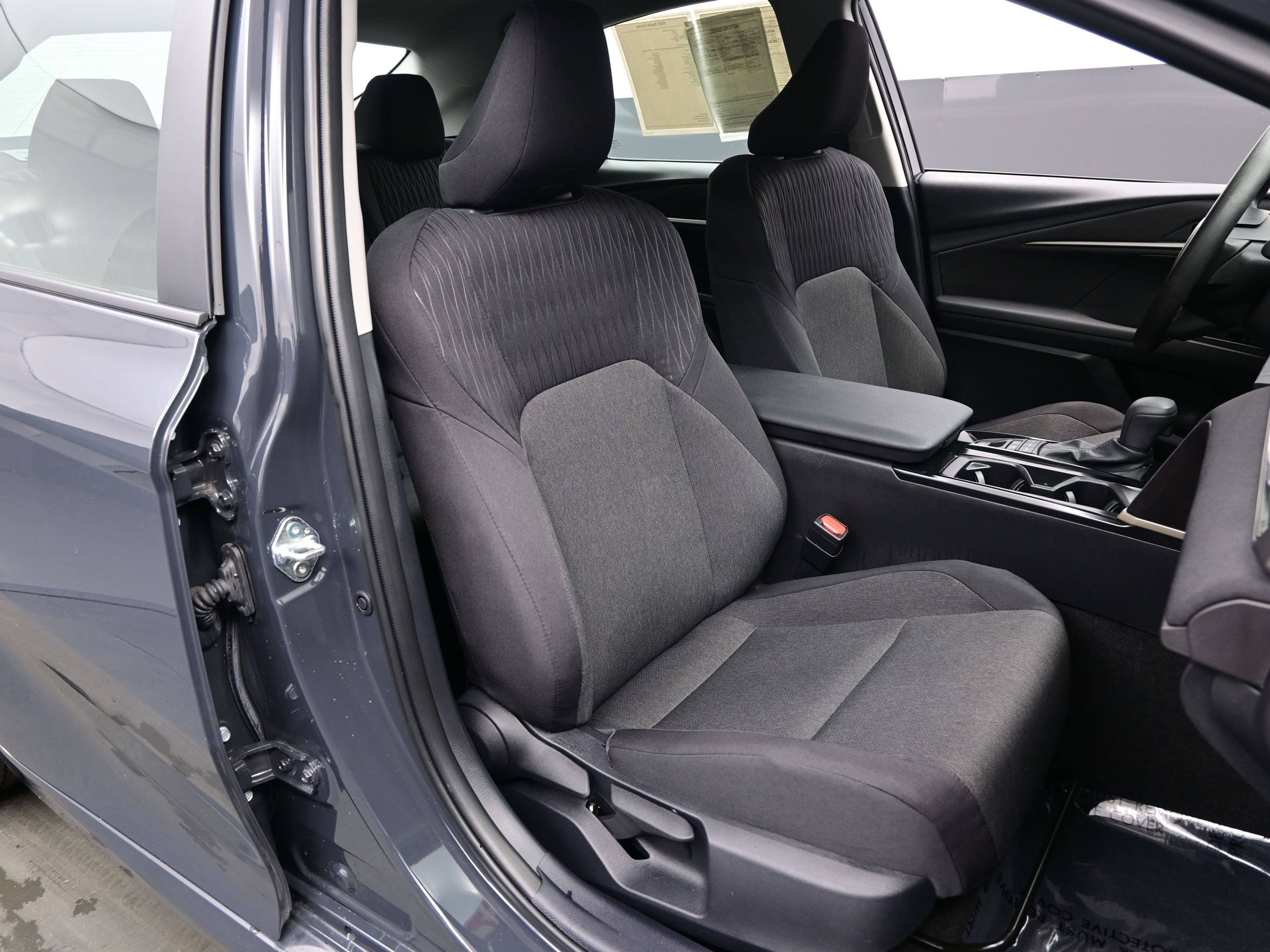 Used 2025 Toyota Camry LE image 13