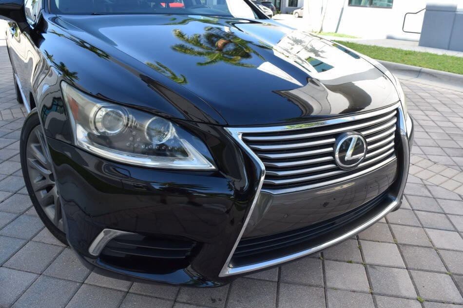 Used 2013 Lexus LS 460 AWD w/ Comfort Pkg image 8