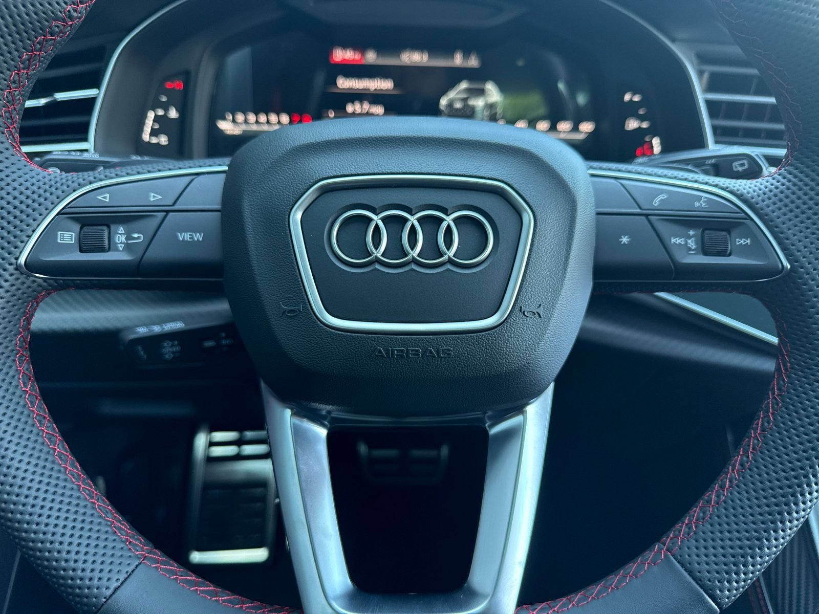 New 2026 Audi SQ8 Prestige AWD/4WD image 24
