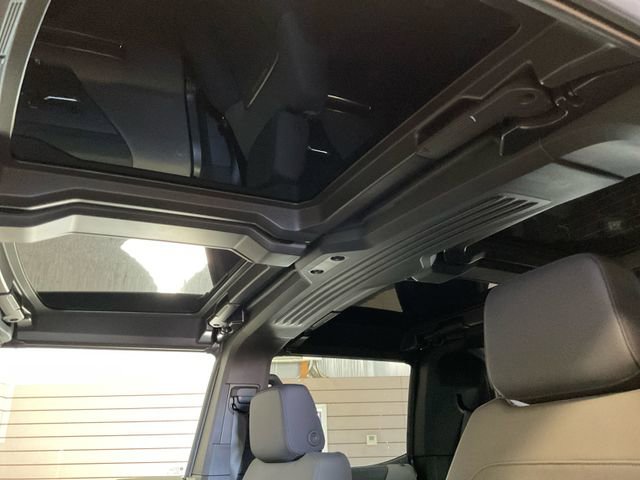 Used 2025 GMC Hummer EV 2X w/ LPO, Illumination Package image 21