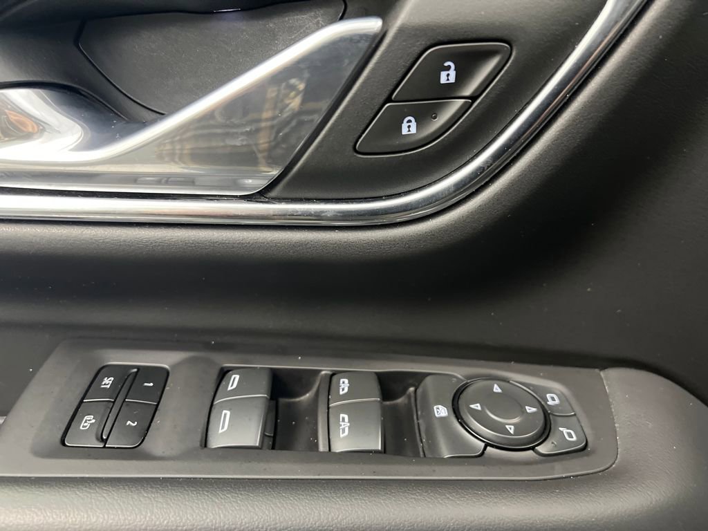 Used 2024 Chevrolet Suburban RST image 12