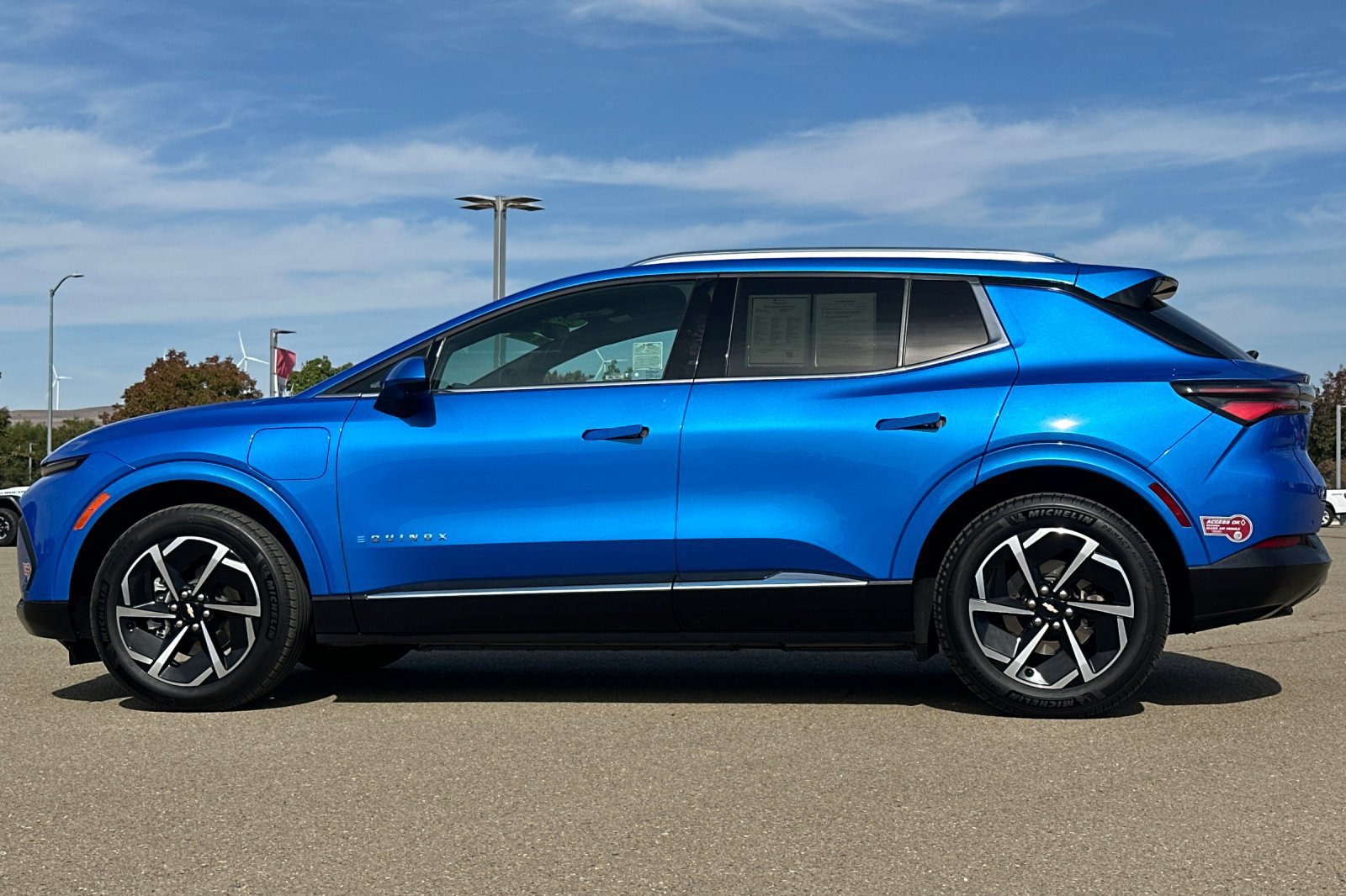 Used 2024 Chevrolet Equinox EV LT FWD image 7