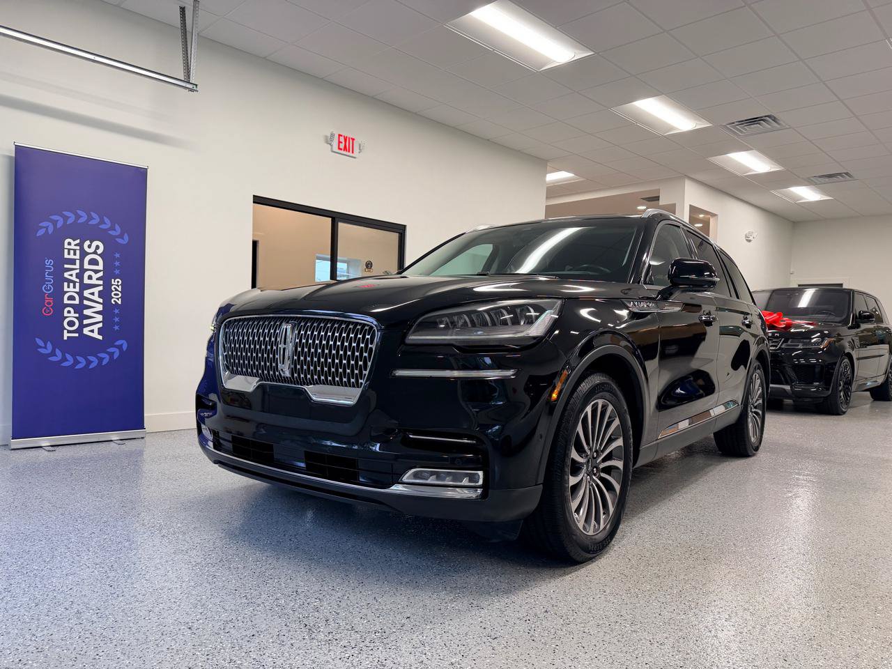 Used 2020 Lincoln Aviator Reserve w/ Equipment Group 201A RWD image 3