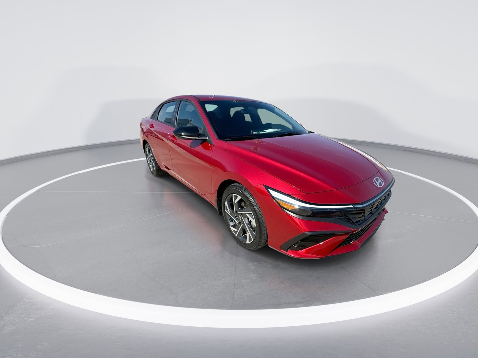 Used 2025 Hyundai Elantra Sport image 2