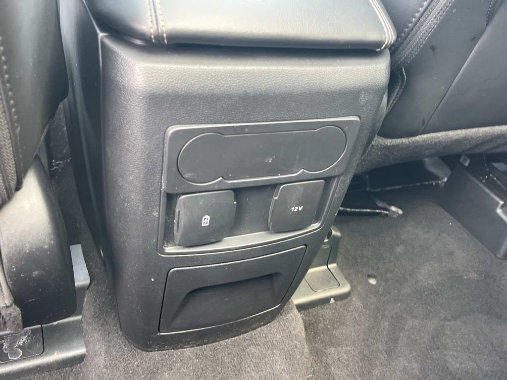 Used 2024 Ford Explorer XLT w/ Equipment Group 202A AWD/4WD image 23