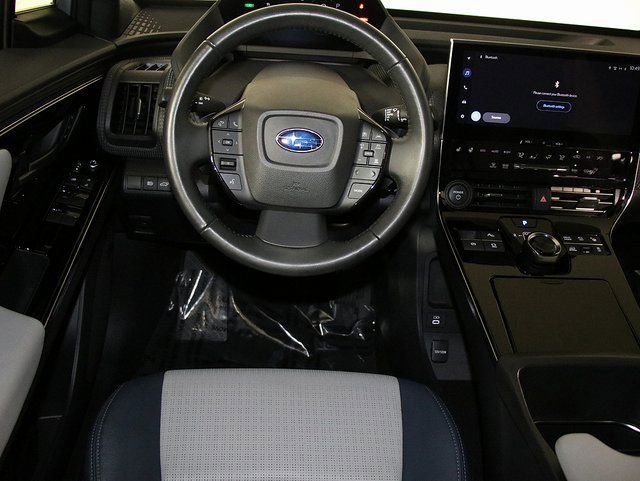 Used 2023 Subaru Solterra Limited image 3