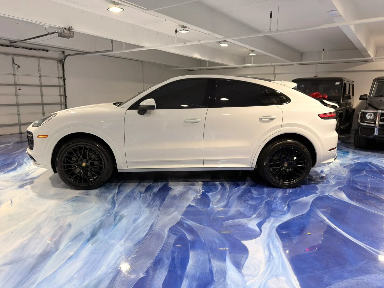Used 2022 Porsche Cayenne S Platinum AWD/4WD image 4