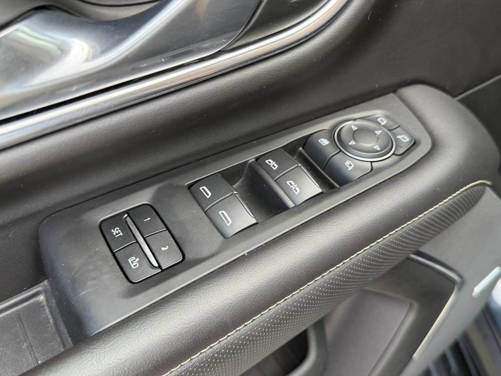 Used 2021 Chevrolet Suburban Premier w/ Premium Package image 13