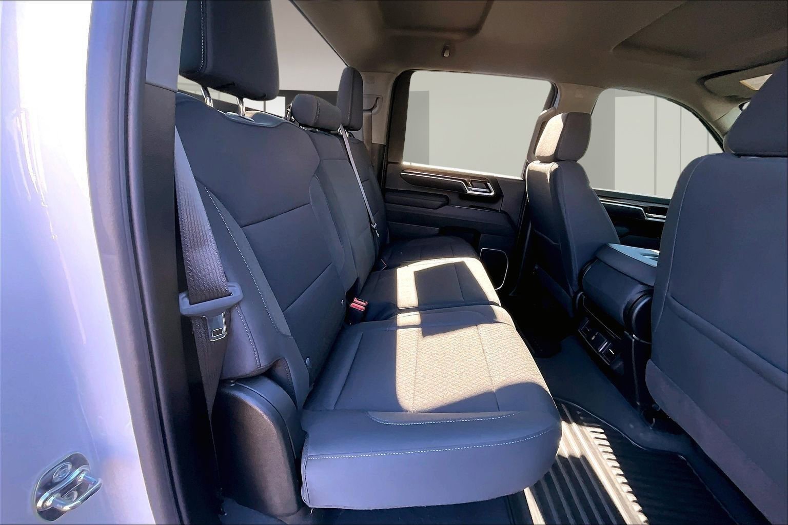 Used 2025 Chevrolet Silverado 2500 LT w/ Convenience Package image 26