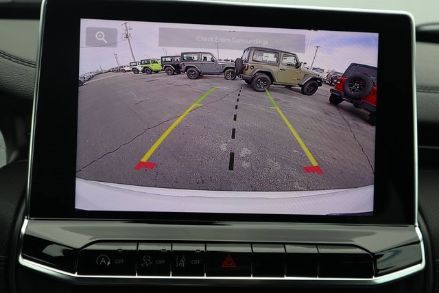 New 2026 Jeep Compass Latitude image 11