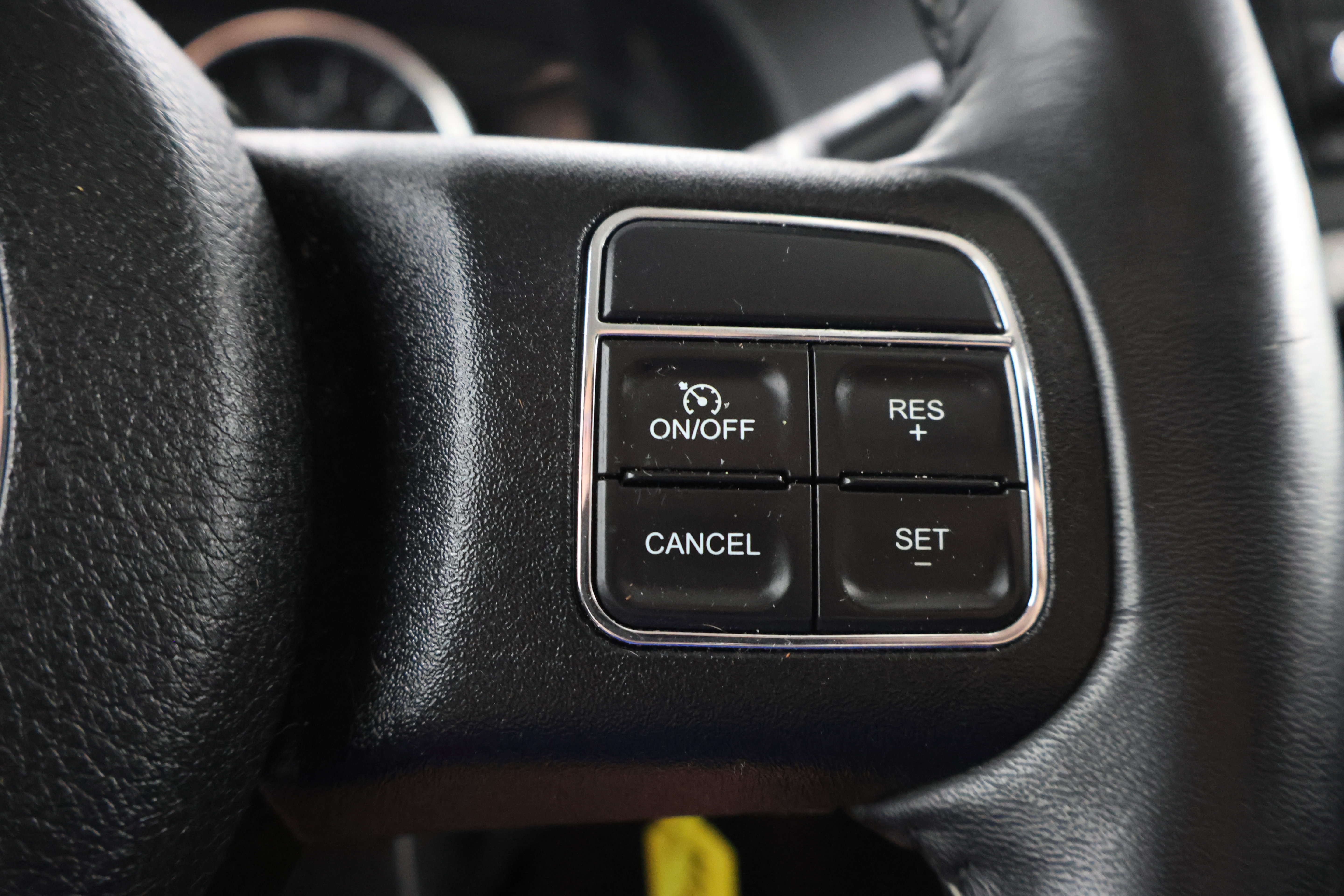 Used 2017 Jeep Wrangler Unlimited Sahara w/ Connectivity Group AWD/4WD image 11