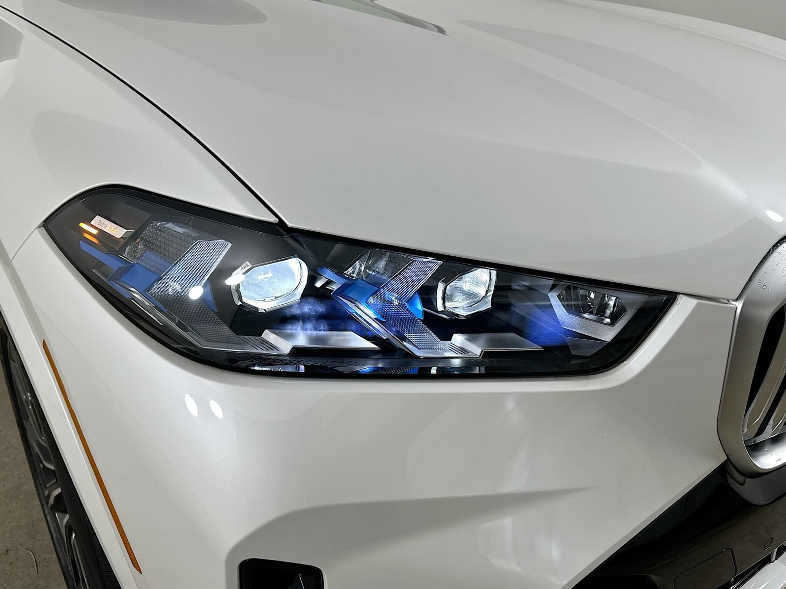 New 2026 BMW X5 xDrive50e w/ M Sport Package AWD/4WD image 9