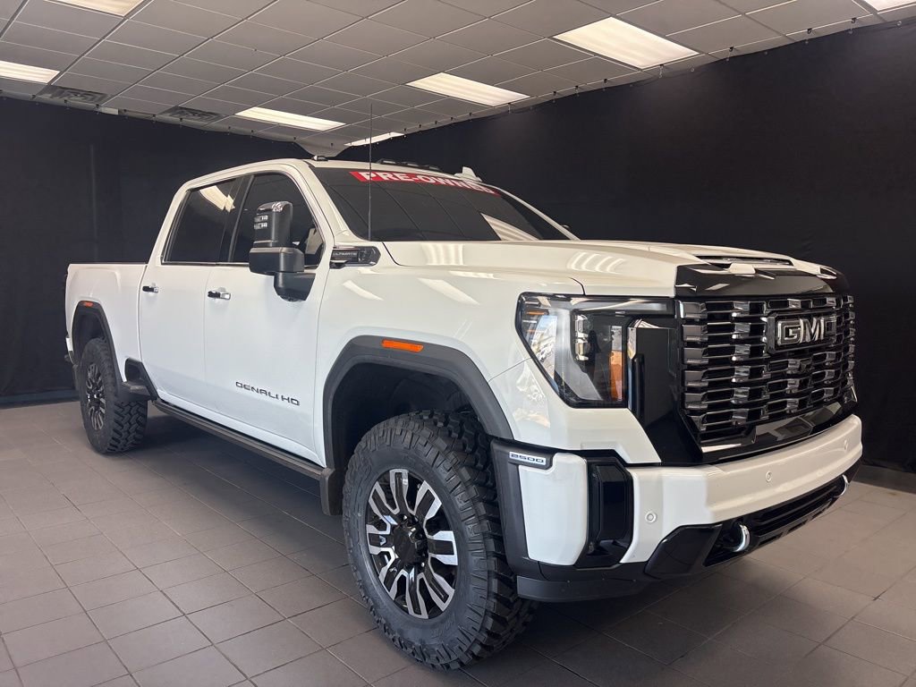 Used 2025 GMC Sierra 2500 Denali Ultimate w/ Max Trailering Package AWD/4WD image 1