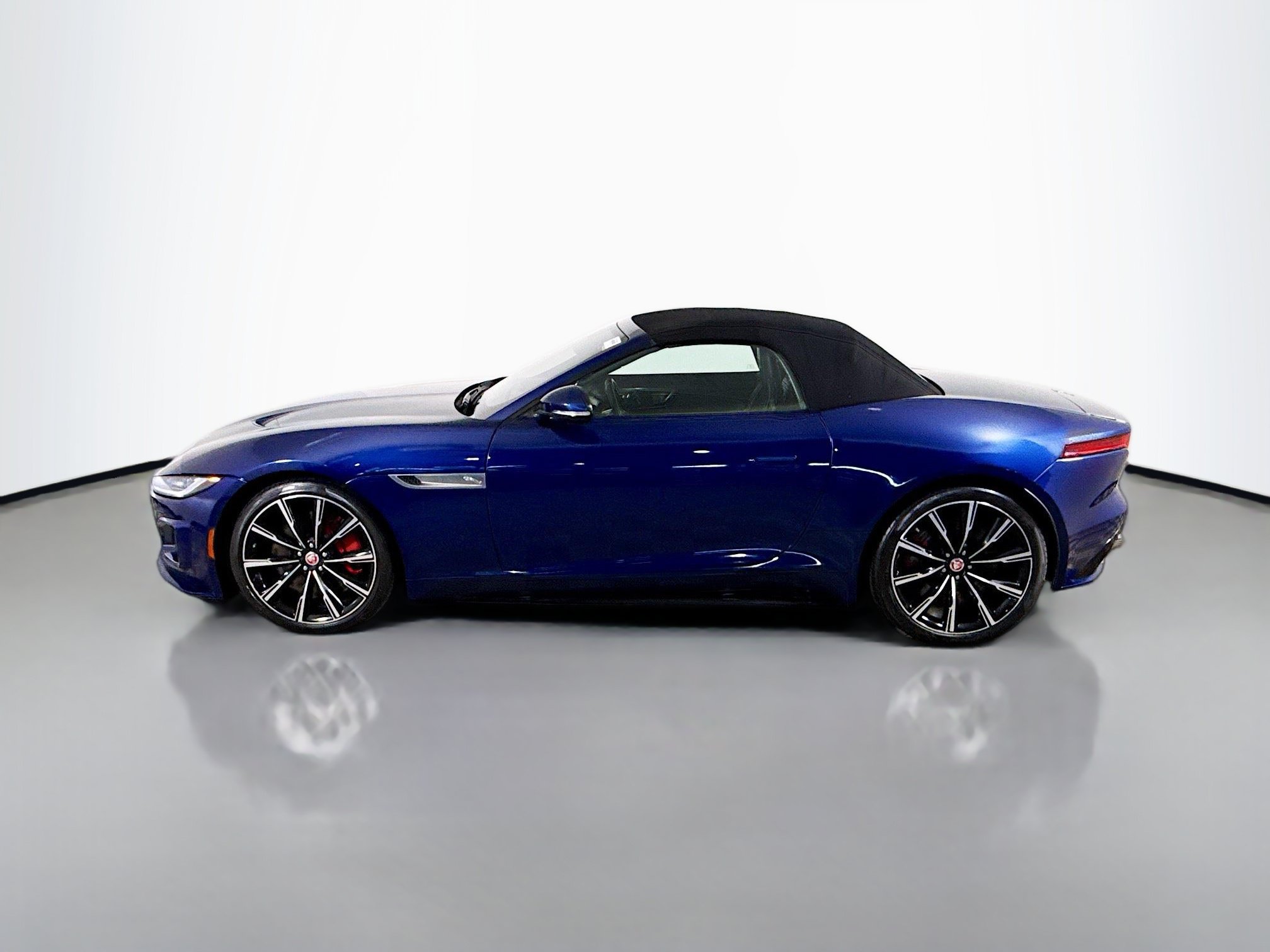 Used 2021 Jaguar F-TYPE R AWD/4WD image 6