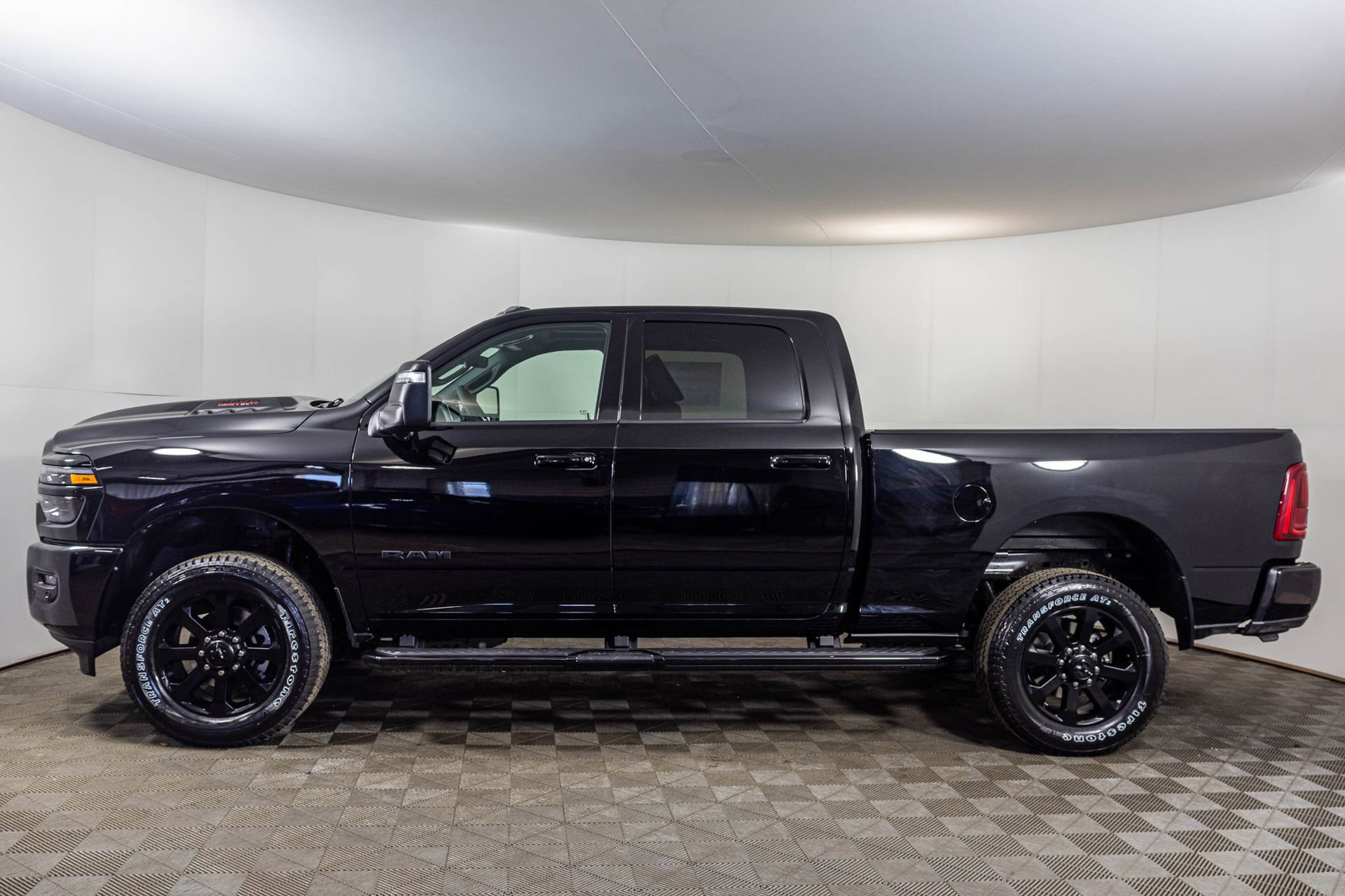 New 2026 RAM 2500 Laramie w/ Night Edition AWD/4WD image 19