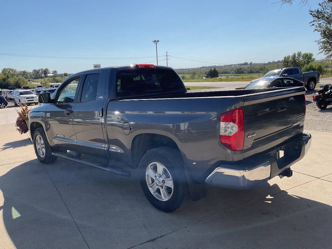 Used 2019 Toyota Tundra SR5 AWD/4WD image 7