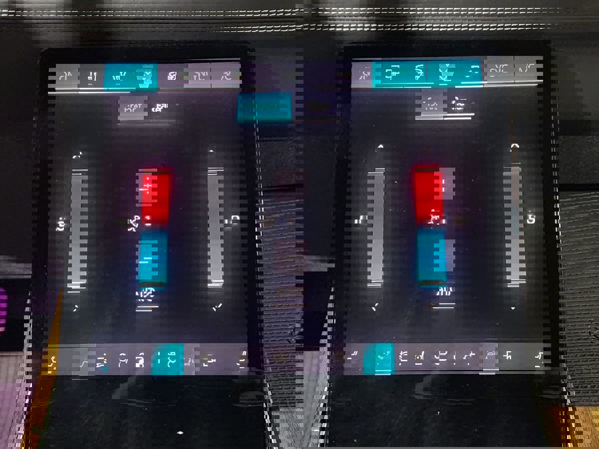 Used 2025 Cadillac Escalade ESV Sport Platinum image 42