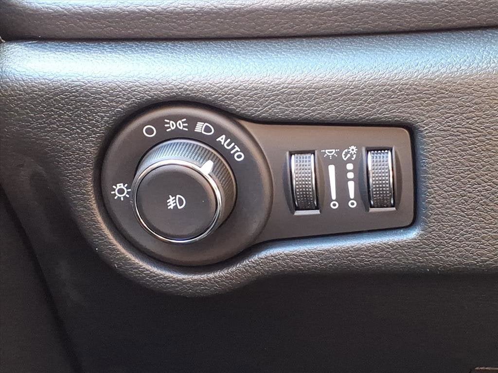 New 2026 Chrysler Pacifica Select image 15
