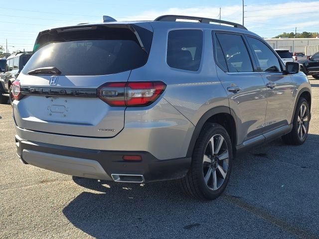 Used 2024 Honda Pilot Touring image 5