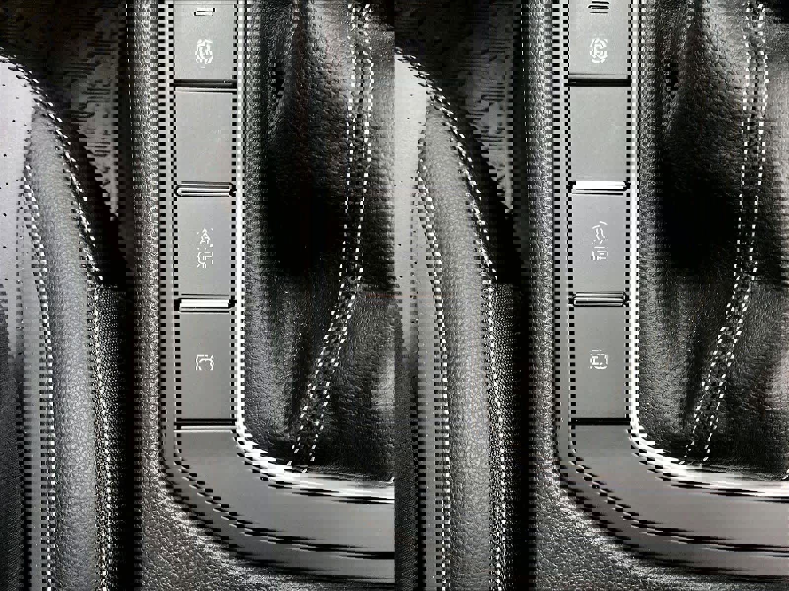 Used 2025 Volkswagen Jetta SE w/ Sunroof Package image 34