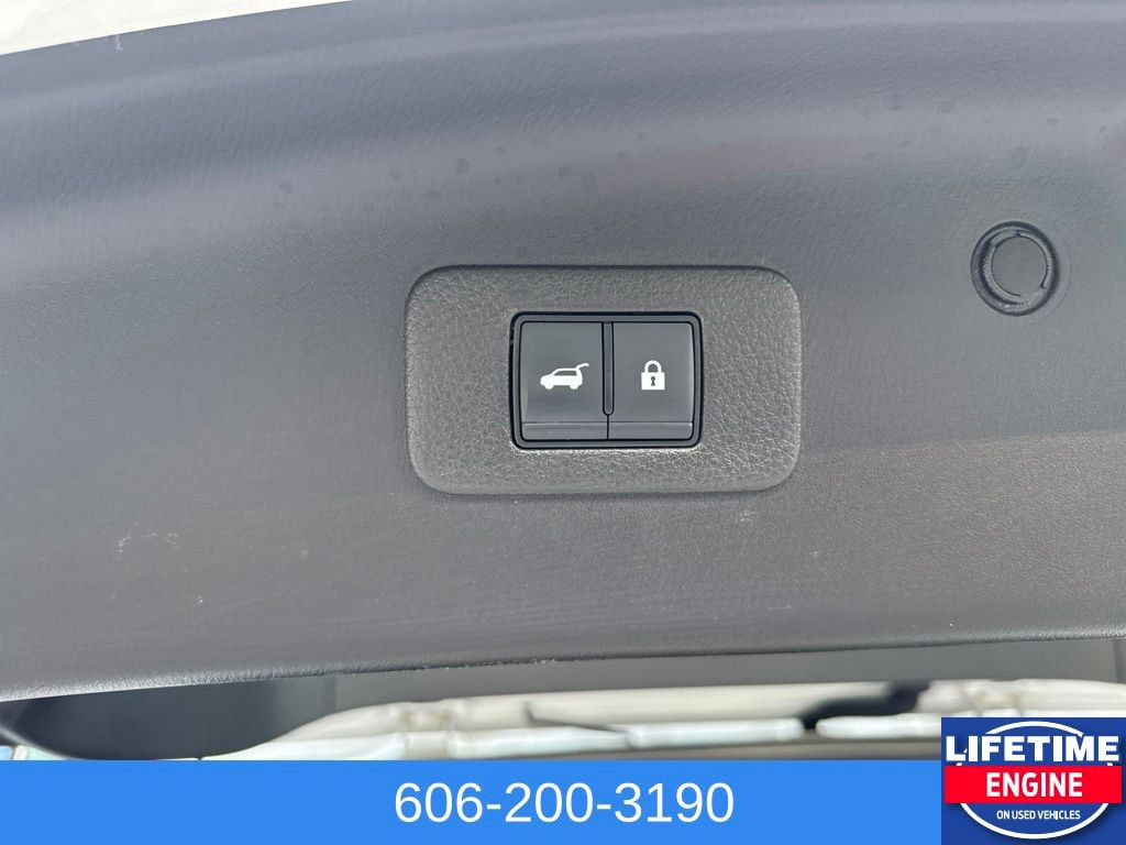 Used 2023 Nissan Armada Platinum AWD/4WD image 17