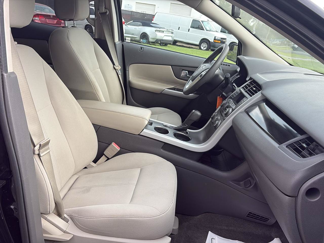 Used 2014 Ford Edge SE FWD image 17