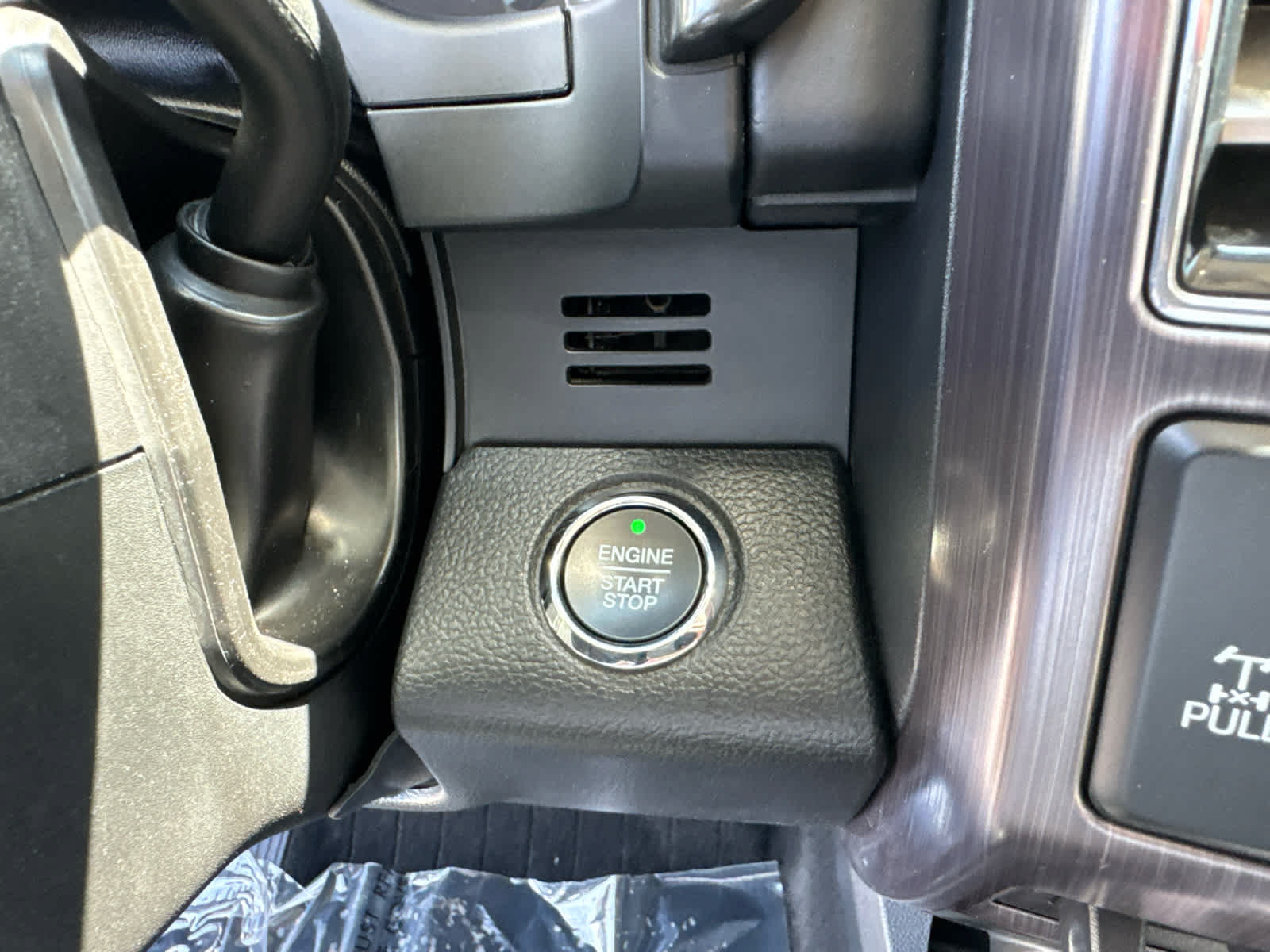 Used 2020 Ford F350 Limited AWD/4WD image 32