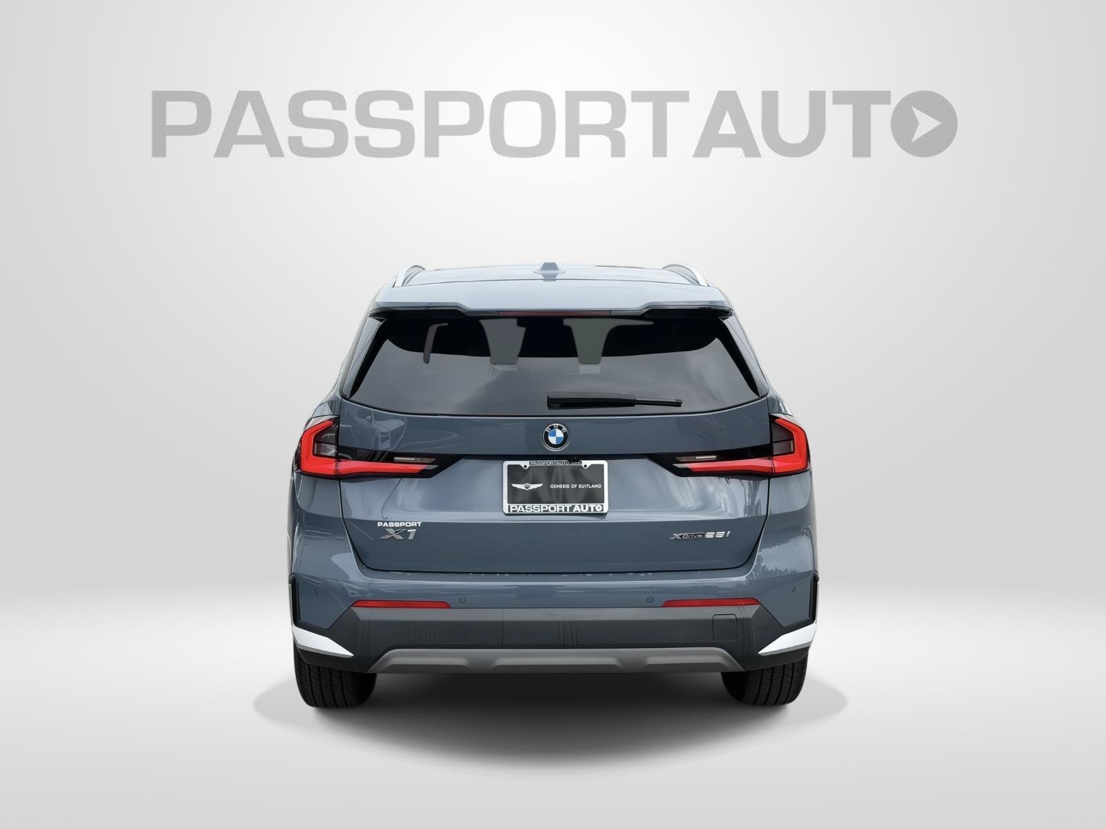 Used 2023 BMW X1 xDrive28i w/ Convenience Package AWD/4WD image 5
