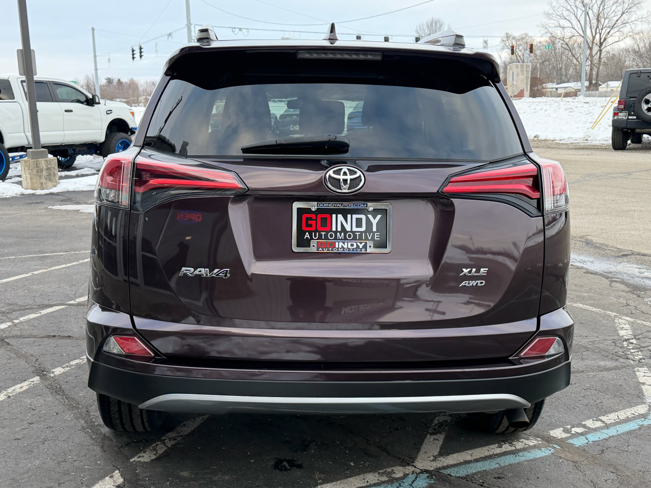 Used 2018 Toyota RAV4 XLE image 4