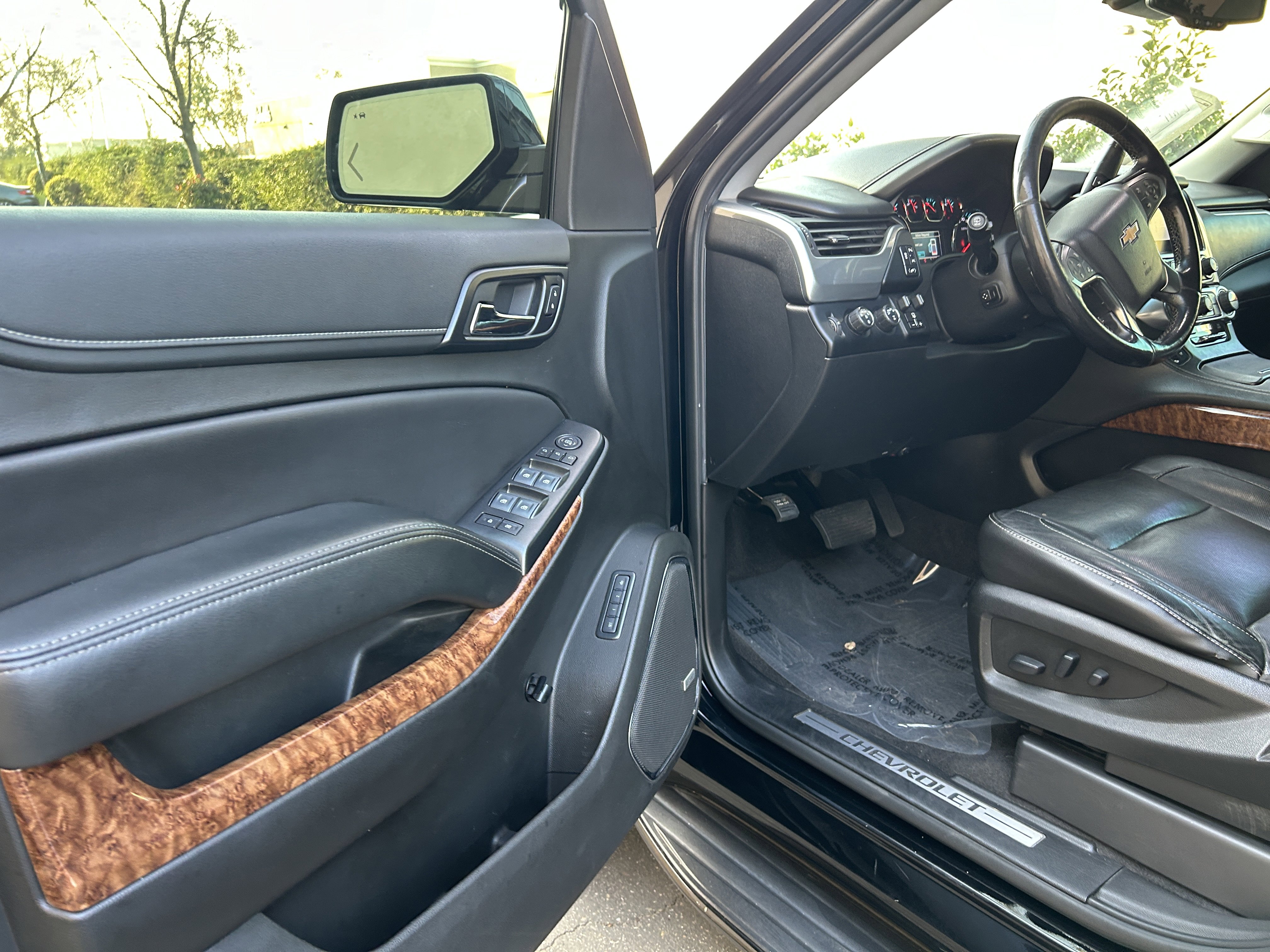 Used 2019 Chevrolet Suburban Premier image 27