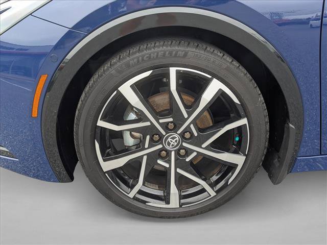 Used 2025 Toyota Prius Plug-In Hybrid w/ Limited Premium Package FWD image 24