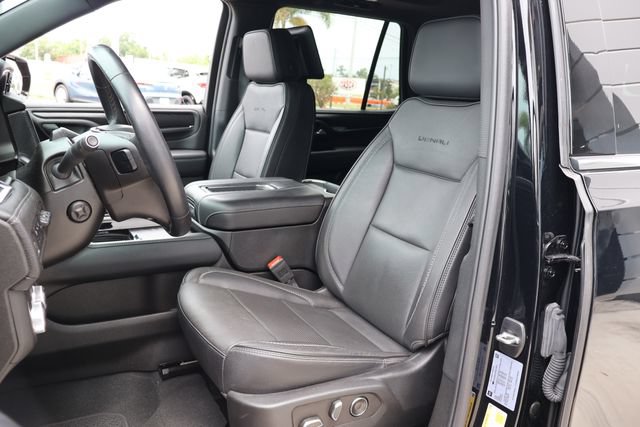 Used 2024 GMC Yukon Denali w/ Advanced Technology Package AWD/4WD image 14