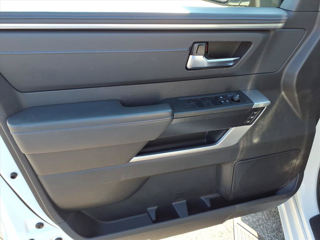 Used 2025 Toyota Tundra Platinum AWD/4WD image 23