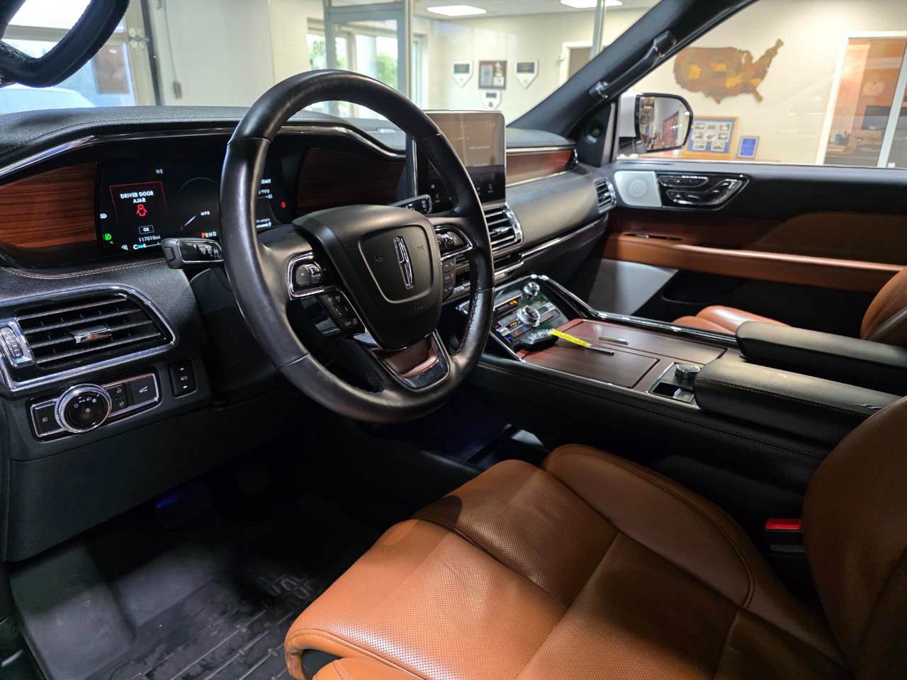 Used 2021 Lincoln Navigator Reserve AWD/4WD image 16