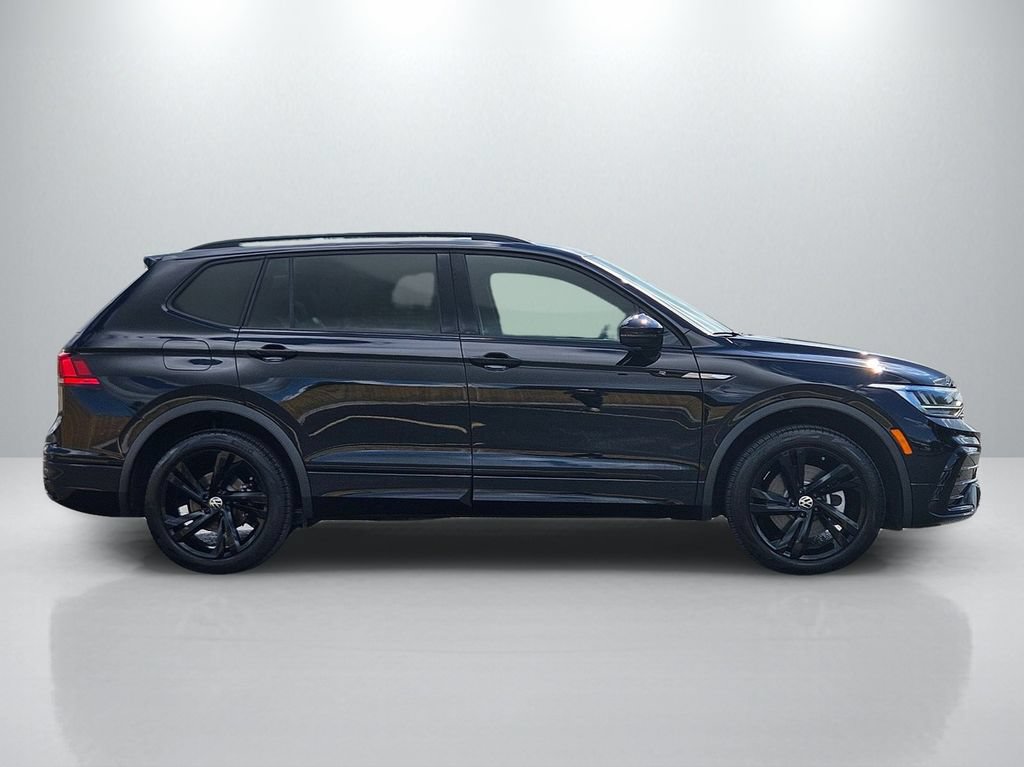 Used 2024 Volkswagen Tiguan SE R-Line w/ MDO Package, Three-Row FWD image 4